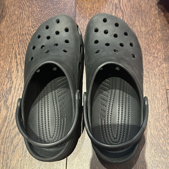 Black Crocs - Picture 3 of 10